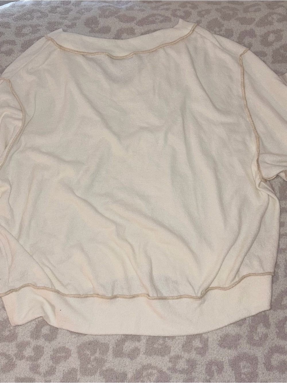 Out From Under Cody V-Neck Sweater M - Picture 7 of 7